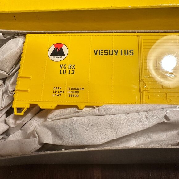Accurail Special Edition Vesuvius Crucible Co. 1996 40 AAR Steel Box Car Model Y - Picture 3 of 4